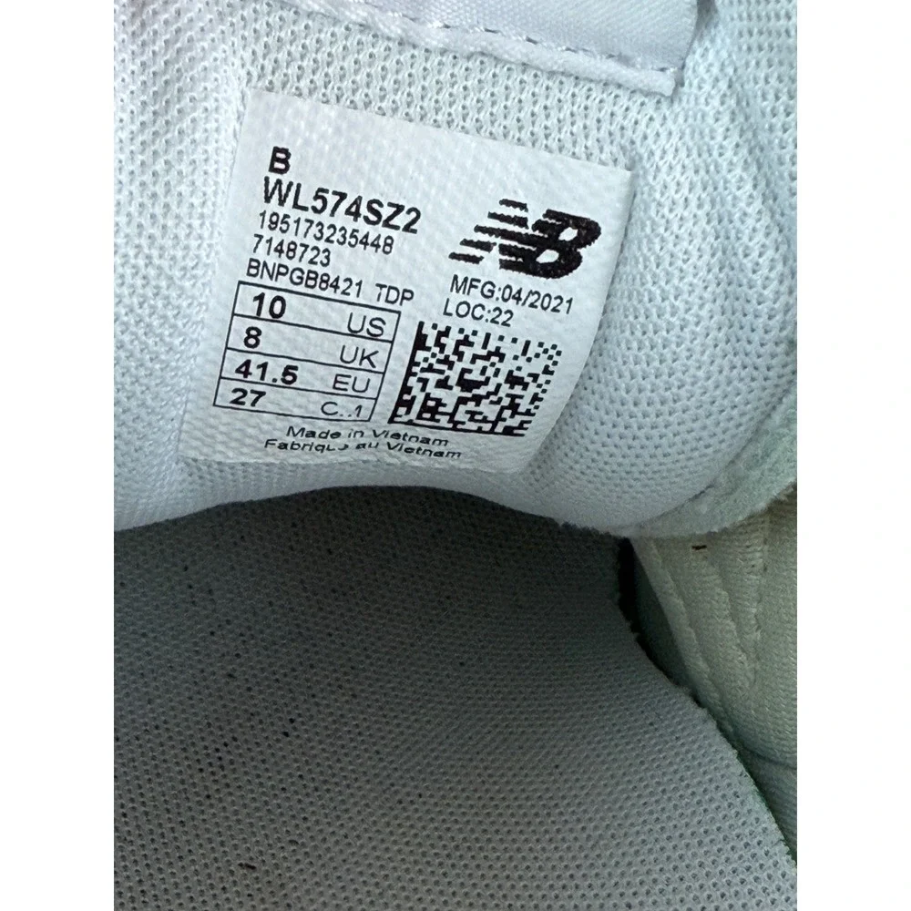 New Balance Women's Green & Peach 574 Sneaker